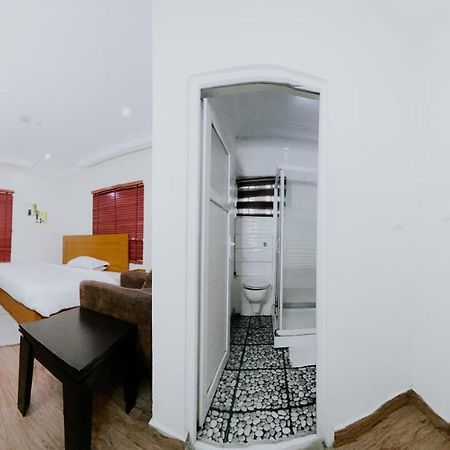 Taverna Lounge & Boutique Hotel Port Harcourt Esterno foto