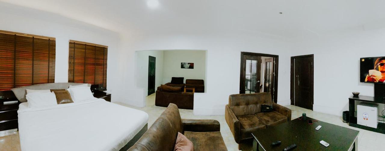 Taverna Lounge & Boutique Hotel Port Harcourt Esterno foto